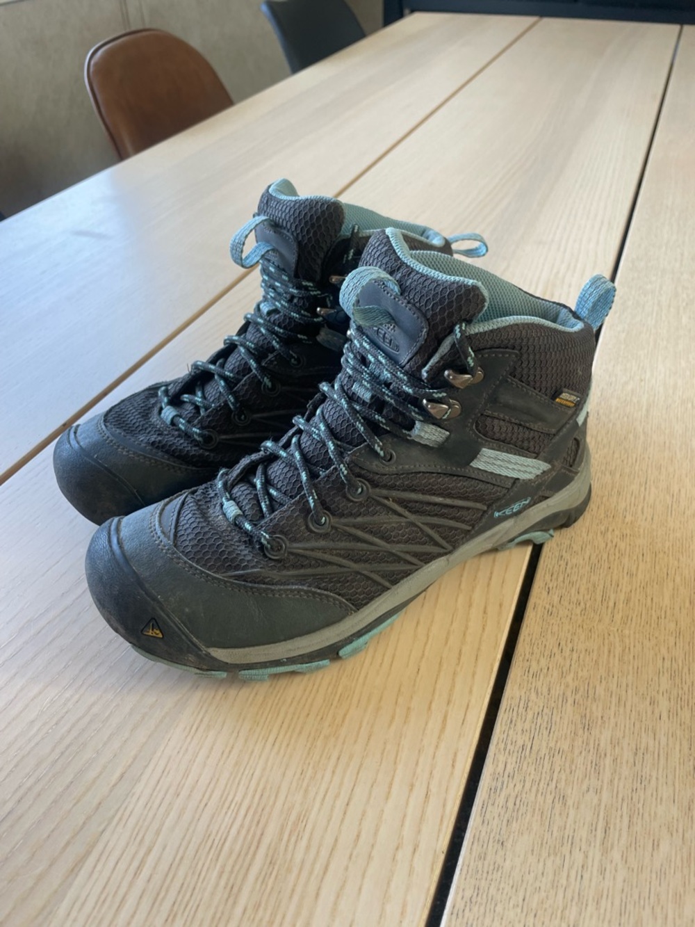 Keen Marshall Mid WP waterproof hiking boots size 7.5 women’s hiking boots shoes